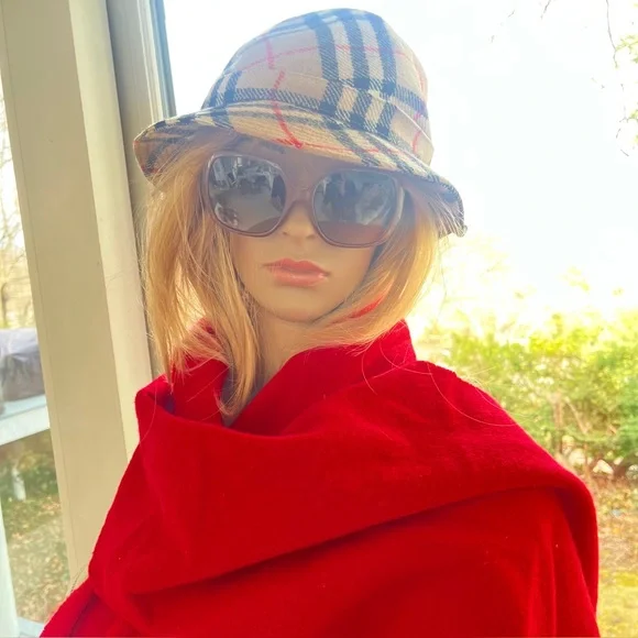 Burberry Pink-Tone Oversized Square Sunglasses - Picture 4 of 8